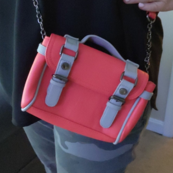 A kids, fun to play with bag. - Picture 3 of 3